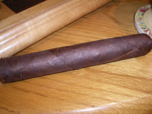 Cigar Pre-Review: My Uzi Weighs a Ton – Pre-Release Sample 6 x 60