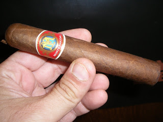 Monte Pascoal Cigars, Meterics Humidity Meter and the Gurkha