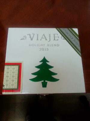 Viaje-Holiday-Blend-Christmas-Tree