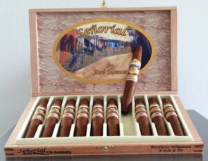 Señorial 65th Anniversary by Las Cumbres Tabaco - Open Box