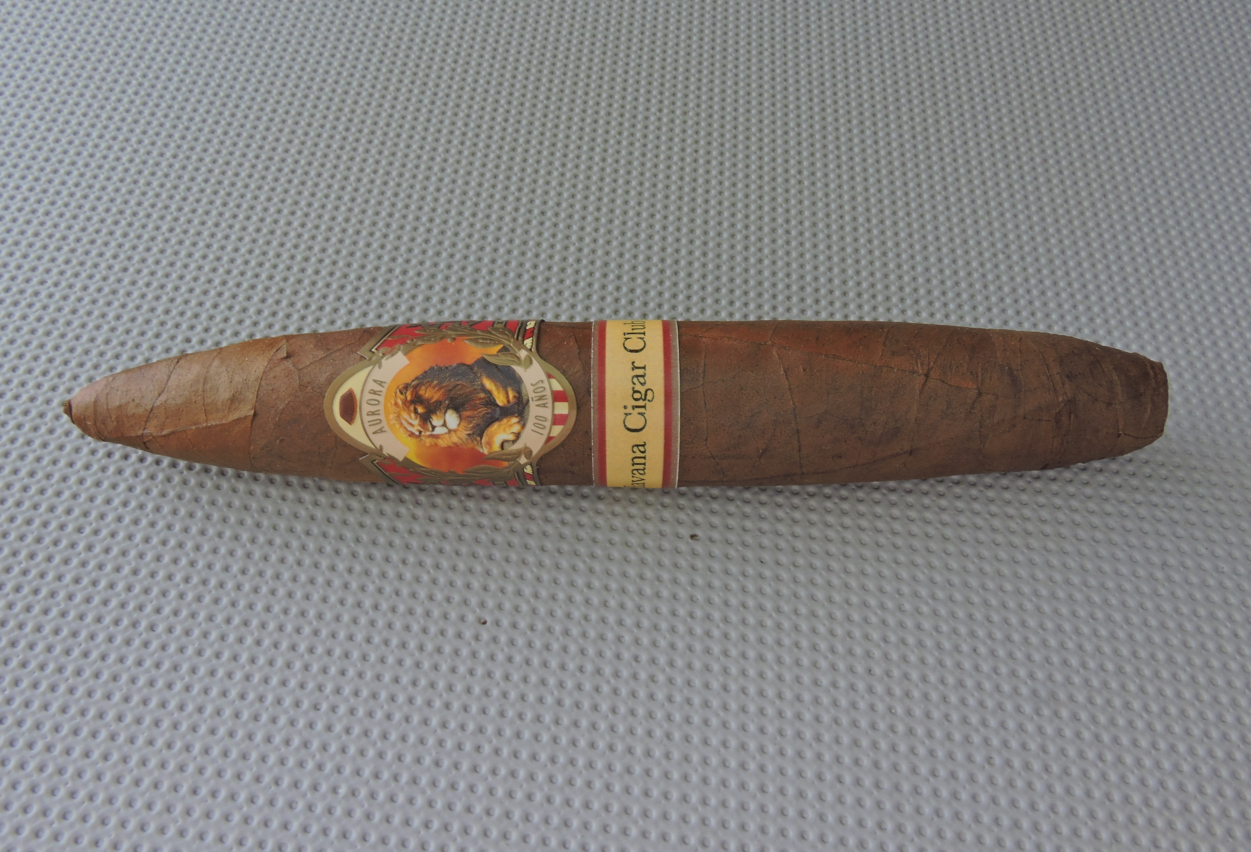 La_Aurora_Cien_Anos_Preferidos_(Havana_Cigar_Club_Edition)