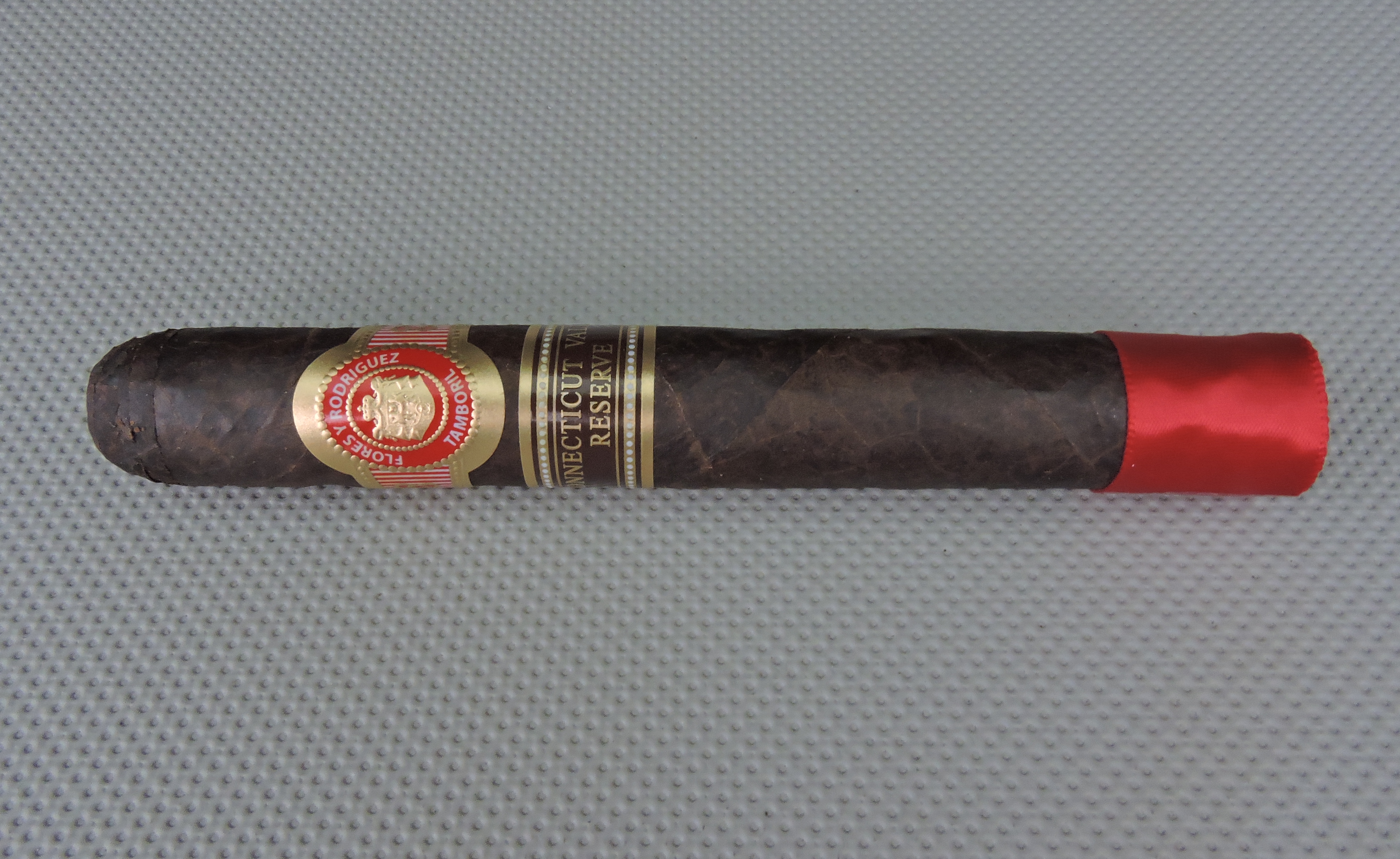 Flores_y_Rodriguez_Connecticut_Valley_Reserve_Gran_Toro_by_PDR_Cigars