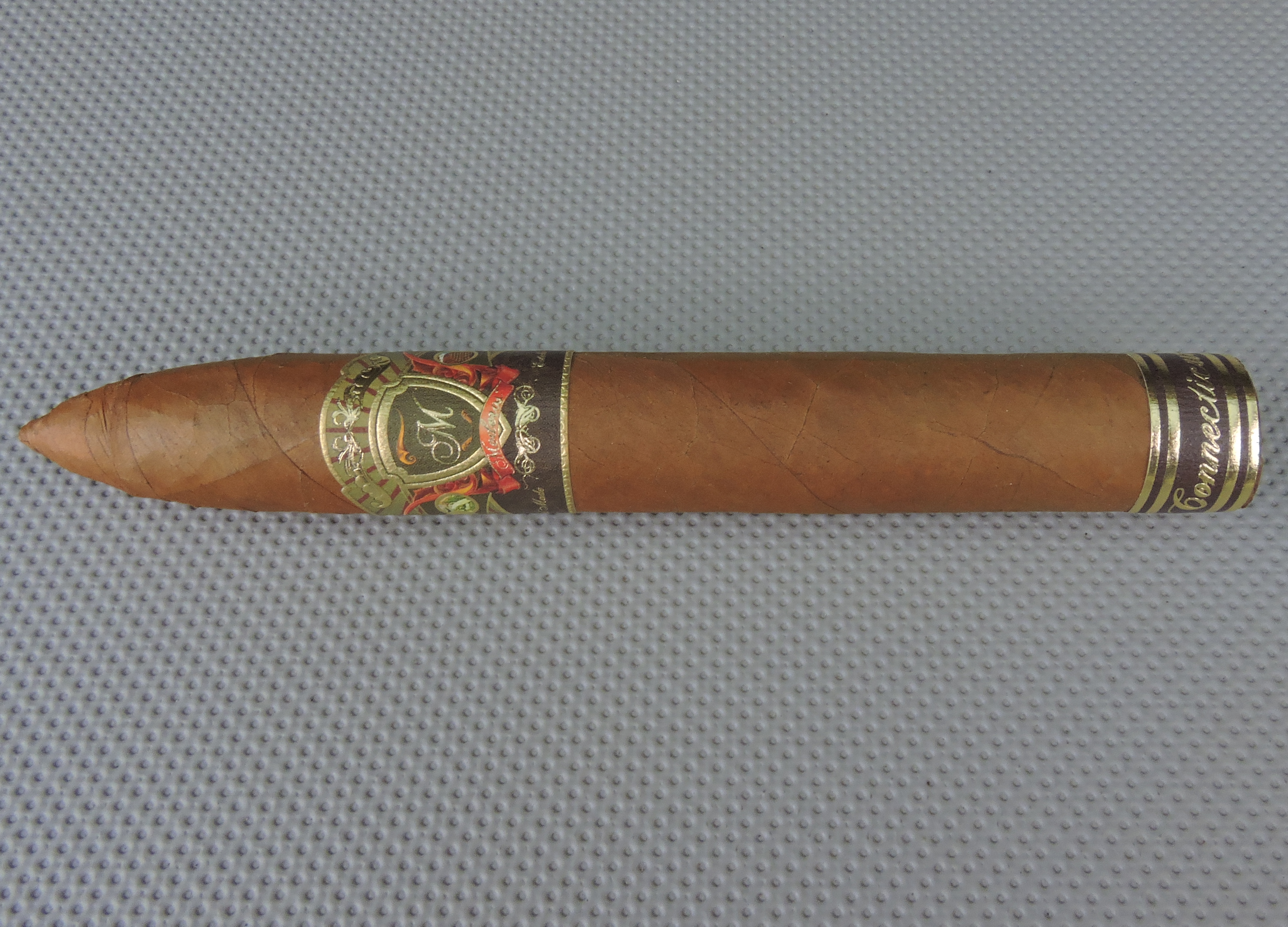 Mederos_Connecticut_Torpedo_by_Cubanacan_Cigars_