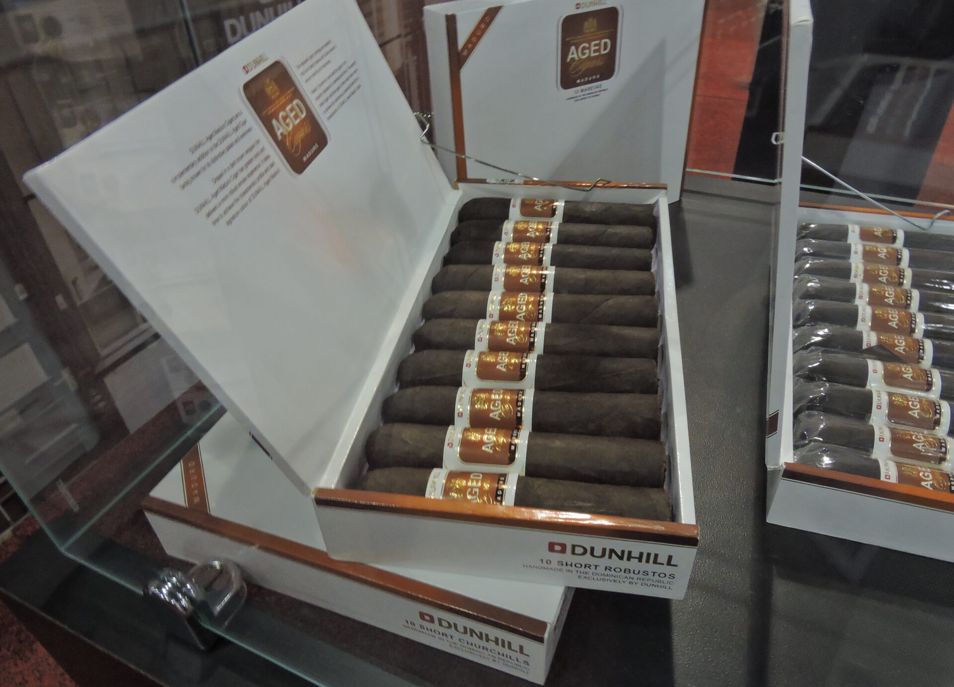 Dunhill_Aged_MaduroJPG