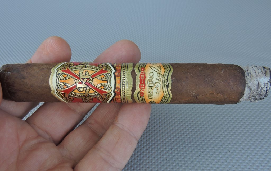 Cigar Review: Fuente Fuente OpusX Rosado Oscuro Oro Robusto - Cigar Coop