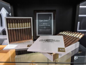 Crux du Connoisseur Cigar of the Year 2016