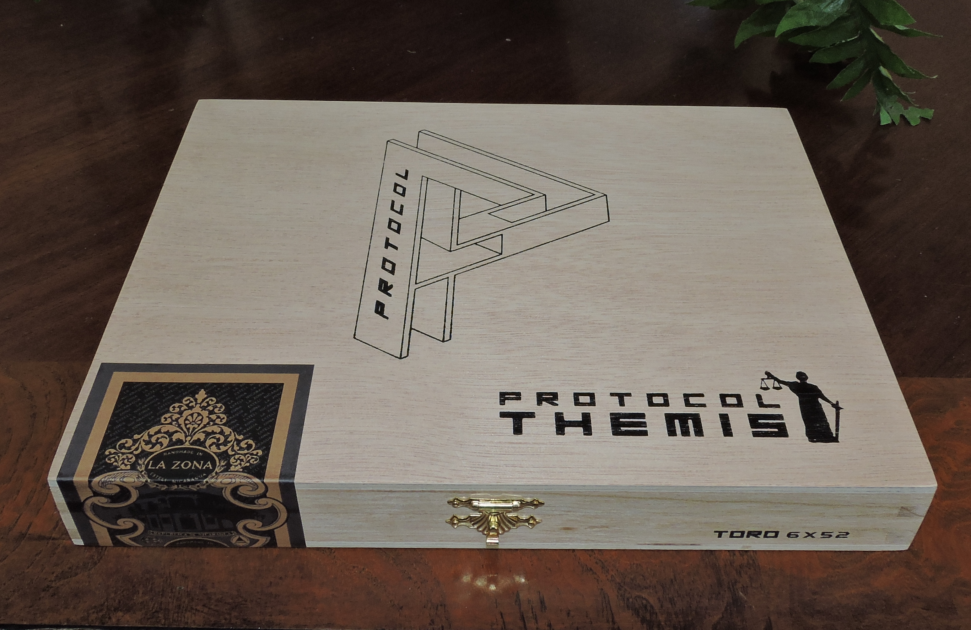 Protocol Themis Toro - Closed Box