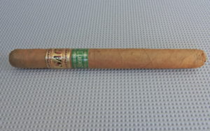 Cigar Review: Saga Short Tales Tomo V: L.A.V. (Laudamus Abundancia Veteres) by De Los Reyes Cigars