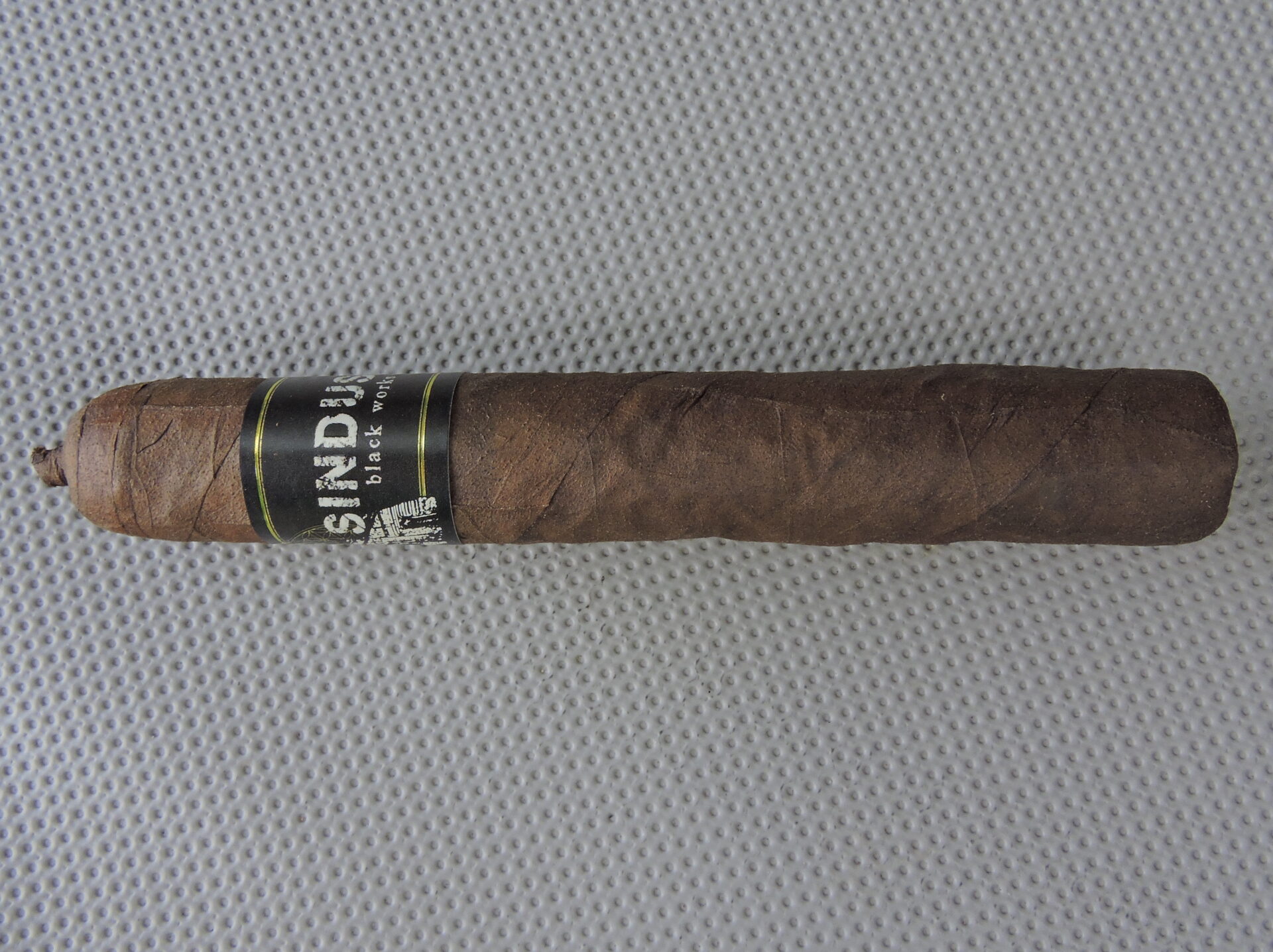 Black Works Studio Sindustry Robusto