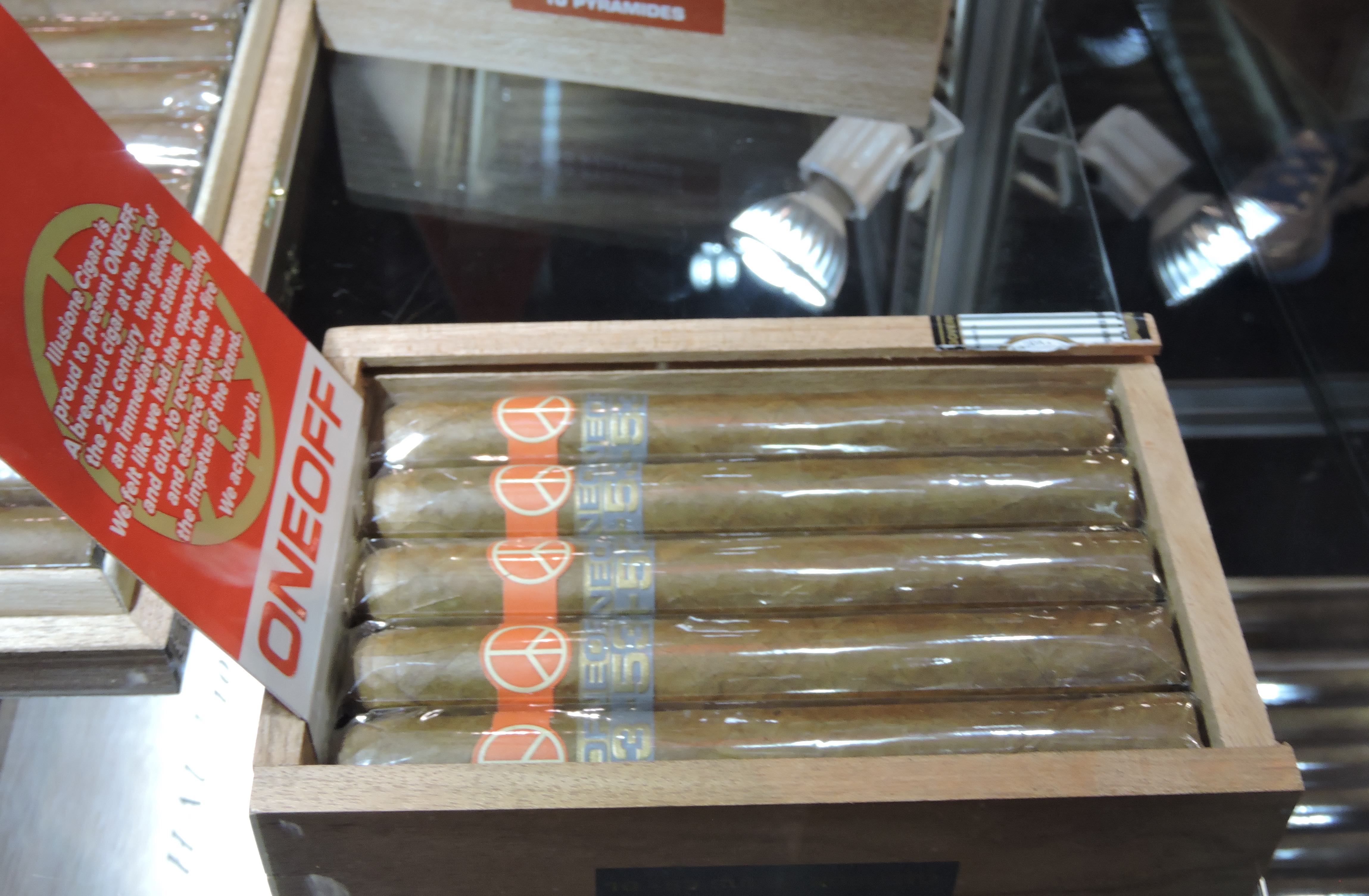 Packaging of the OneOff +53 Super Robusto 