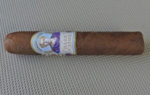 Diamond)_Crown_Julius_Caeser_Robusto