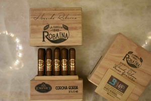 Cigar News: La Familia Robaina Releases Exclusive H.R. Signature Corona Gorda Offering