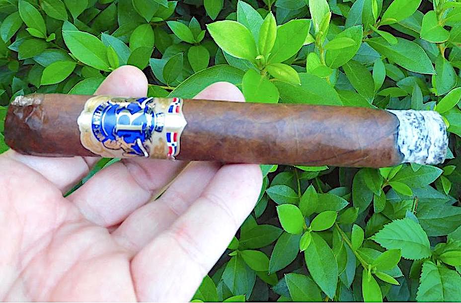 Cigar Review:  Rock-A-Feller Dominican Blue Pigtail Finished Toro