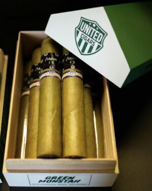 Cigar News: United Cigars and Asylum Cigars Team Up for Green Monstah Series Unidas Release