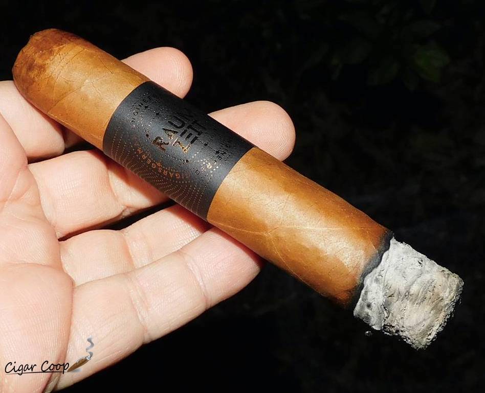 Raumzeit Robusto by German Engineered Cigars-Burn